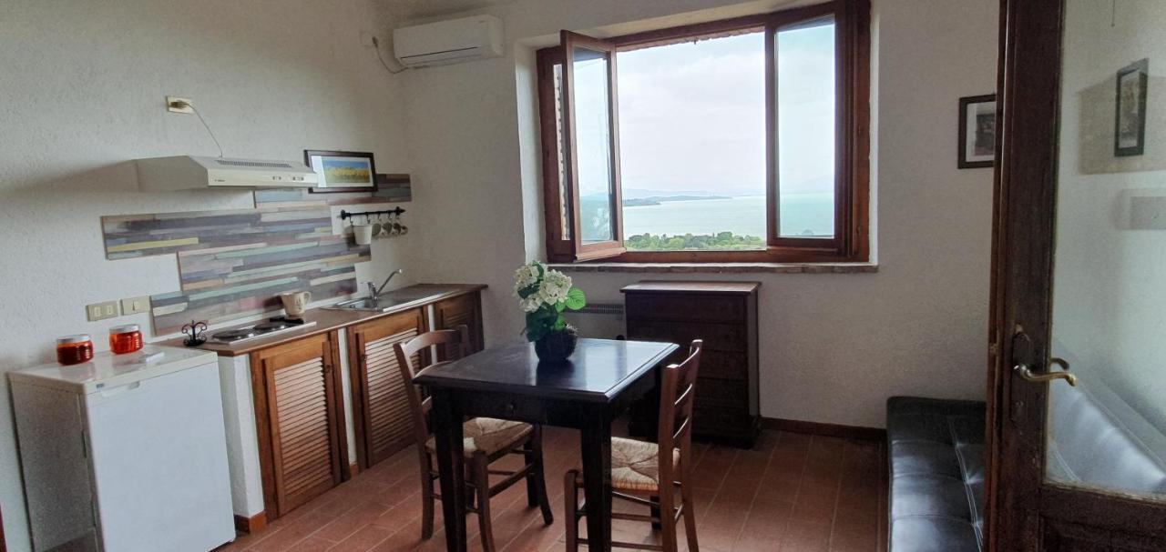 Poloturisticoumbria Rustico Con Piscina Vista Lago Passignano sul Trasimeno Exterior photo